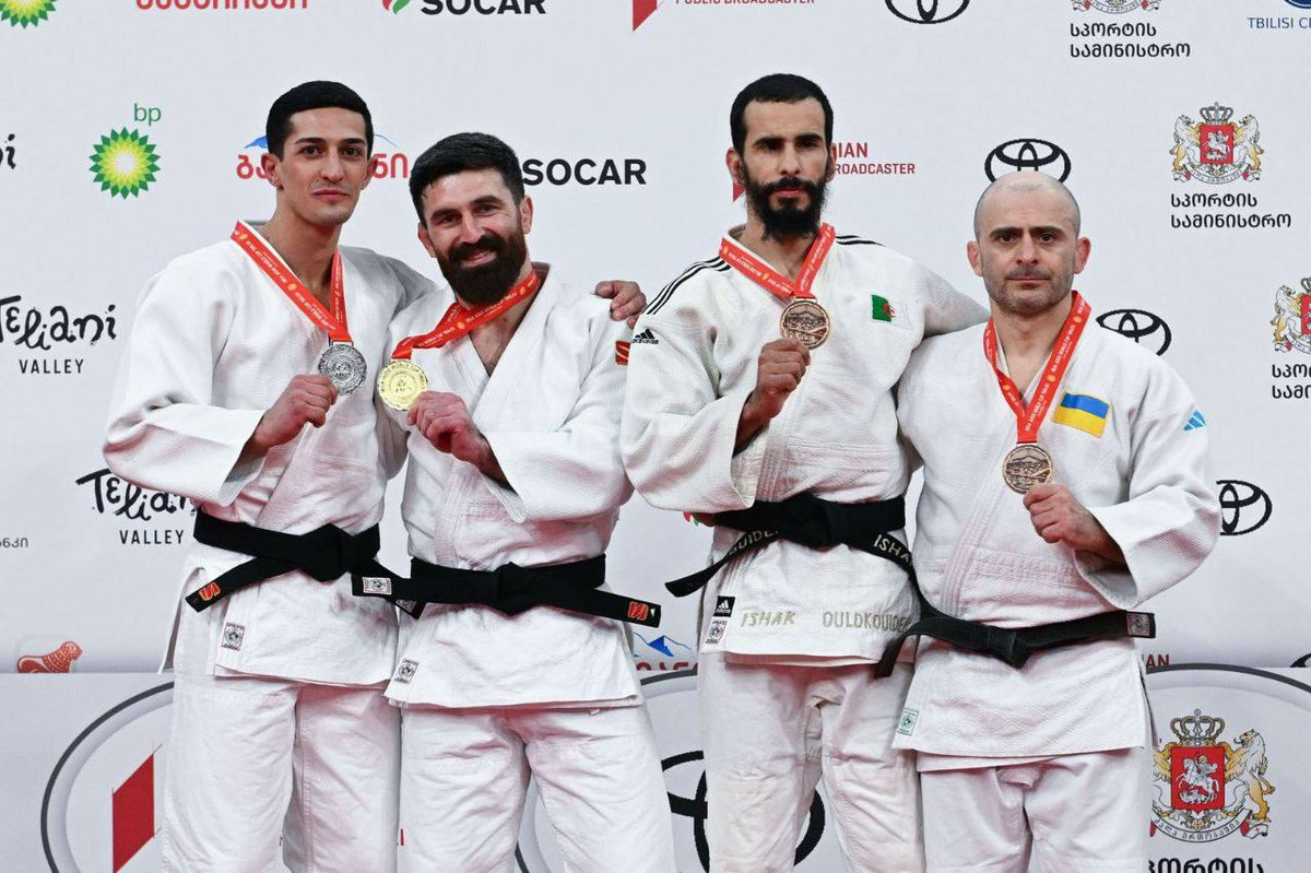 Давид Хорава (праворуч)