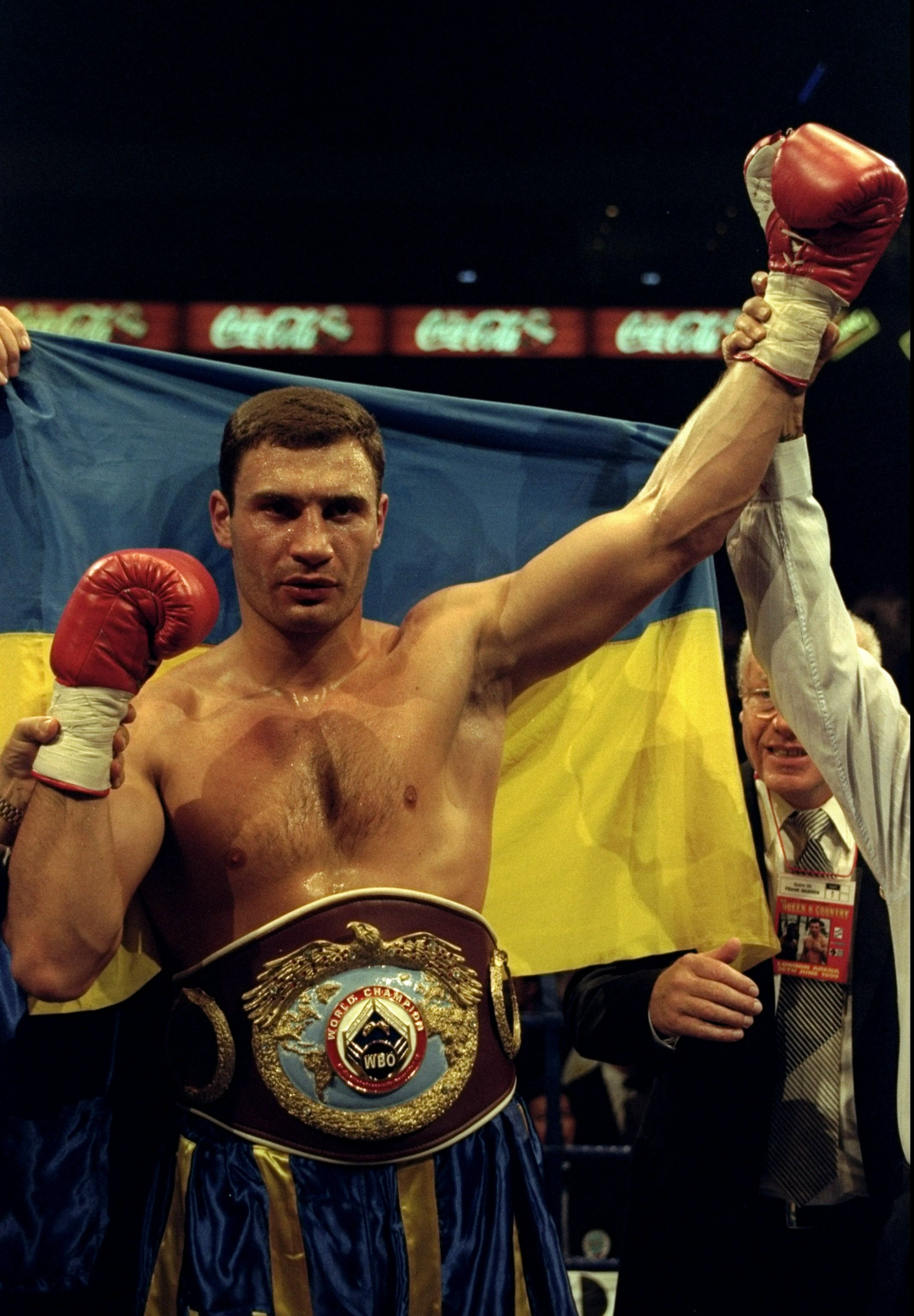 Віталій Кличко першим з українців здобув чемпіонський титул у важкій вазі