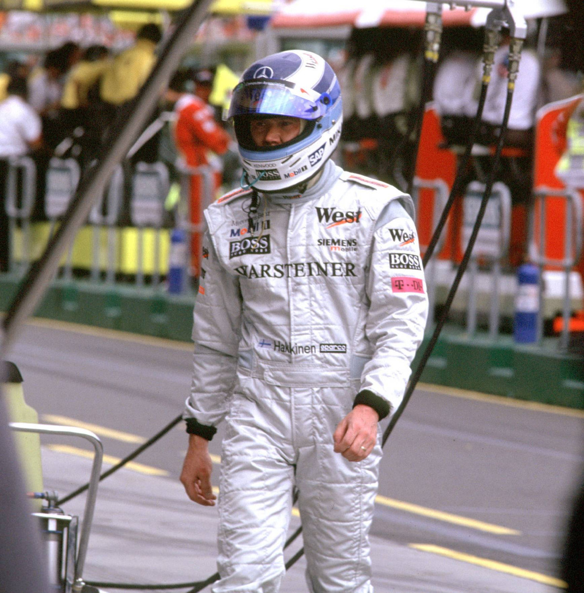 Міка Гаккінен повертається в бокси посла сходу на Гран-прі Австралії 2001