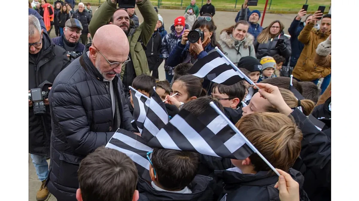 Де ла Фуенте і дітвора в Аро, rfef.es
