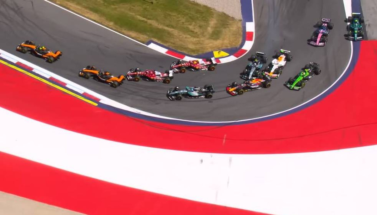 Андреа Кімі Антонеллі врізається в Макса Ферстаппена на Гран-прі Австрії 2025 року