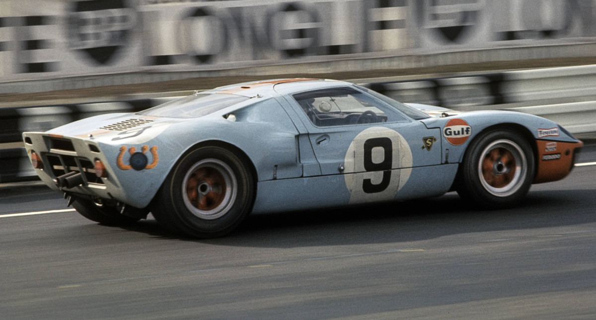 Педро Родригес за рулем Форд GT40