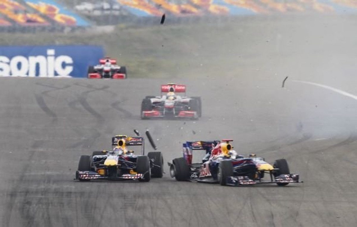 Столкновение Себастьяна Феттеля и Марка Вэббера на Гран-при Турции 2010