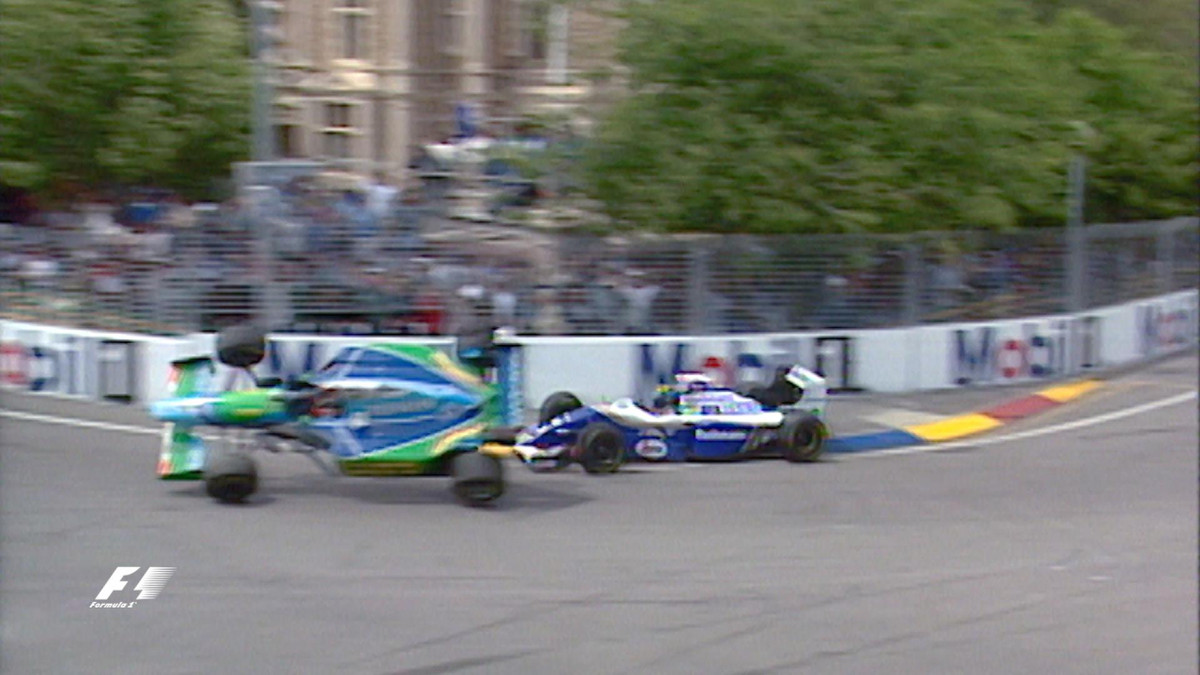 Столкновение Шумахера и Хилла в последней гонке сезона 1994