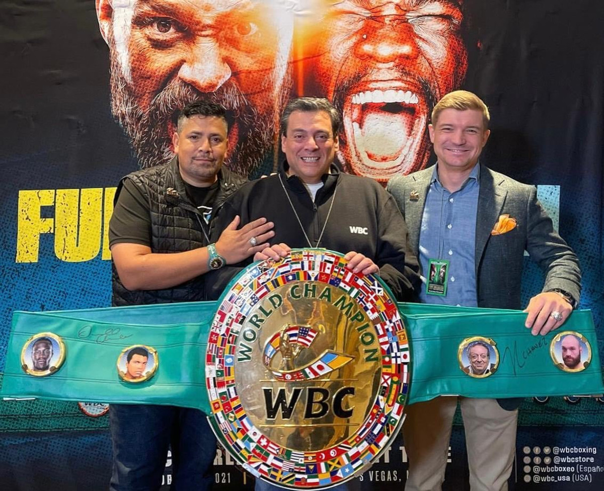 Николай Ковальчук (справа)