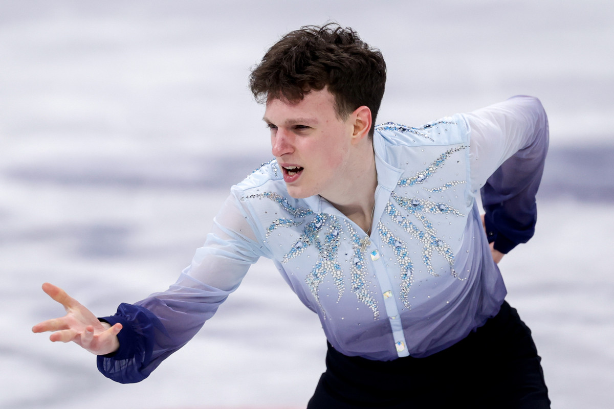 Федор Кулиш во время проката короткой программы в Милане-Кортине-2026