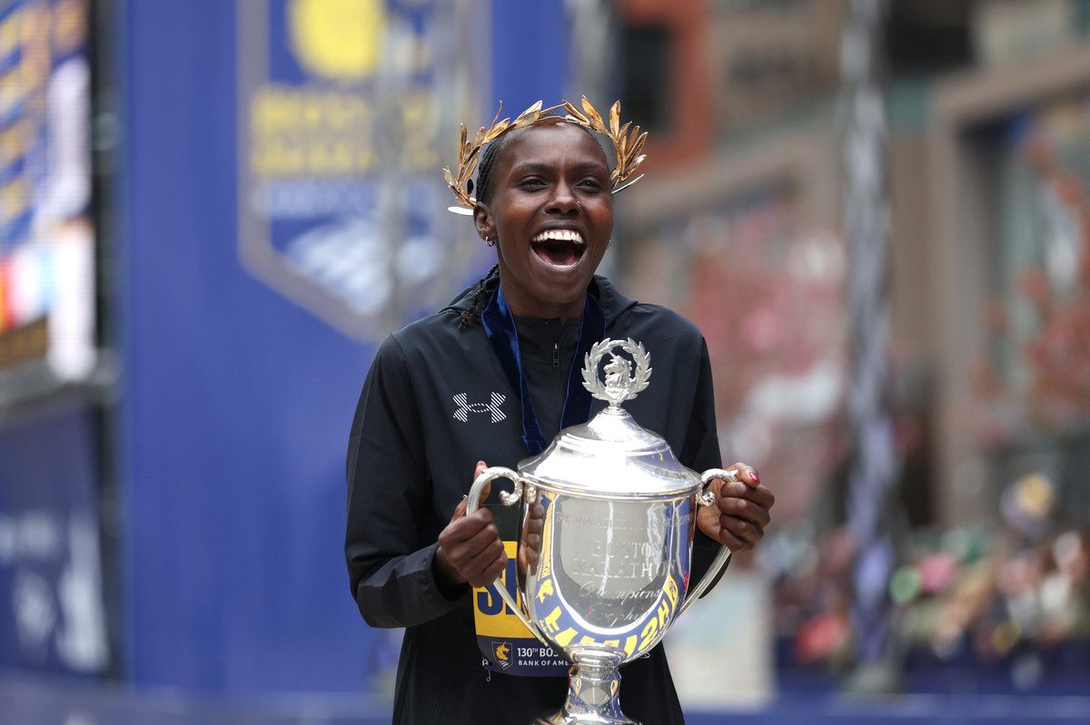 Шерон Локеді