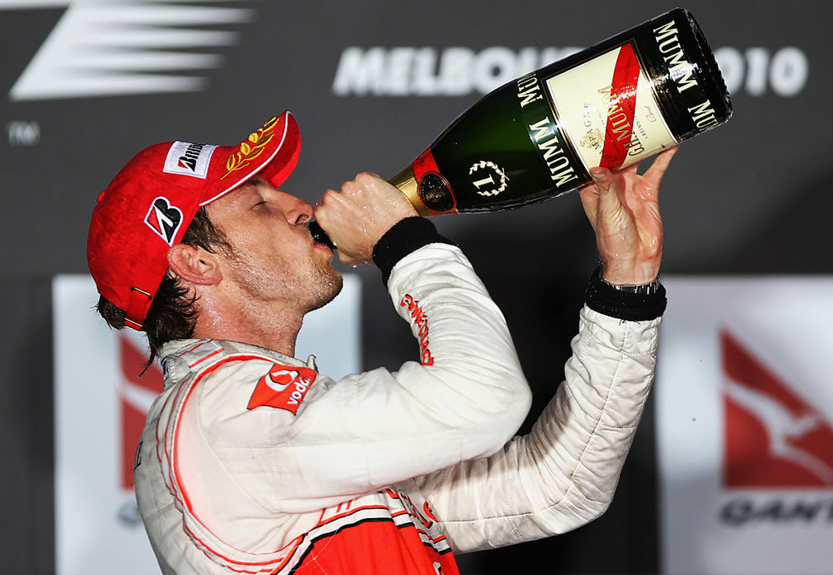 Дженсон Баттон святкує перемогу на Гран-прі Австралії 2010