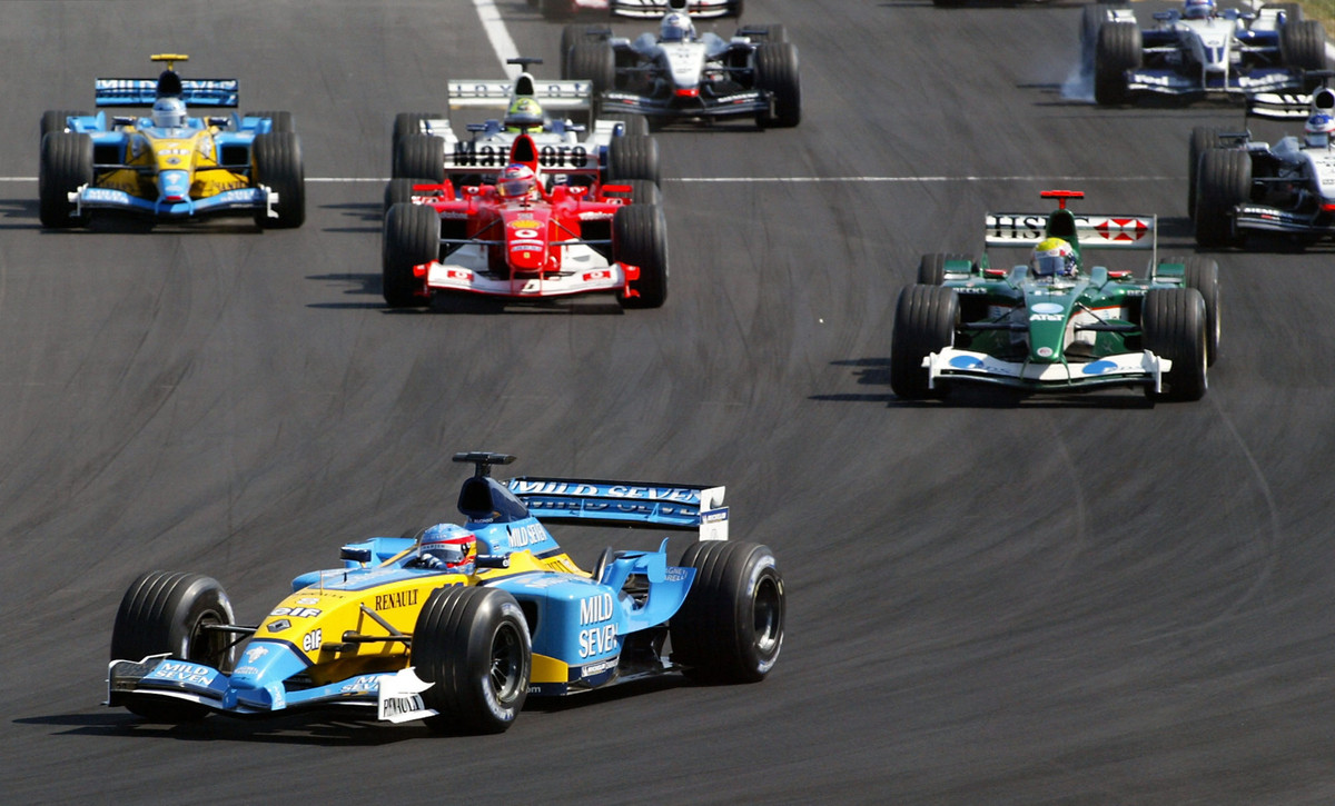 Фернандо Алонсо на старті Гран-прі Угорщини 2003