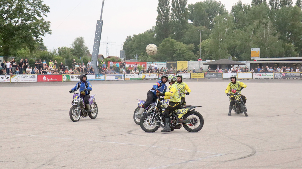 Гра чемпіонату Нідерландів на арені MBV Budel