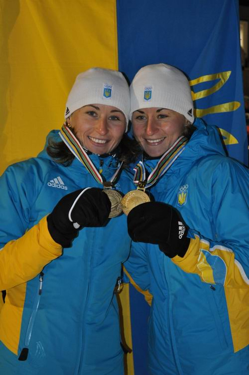 Віта (ліворуч) та Валя Семеренки