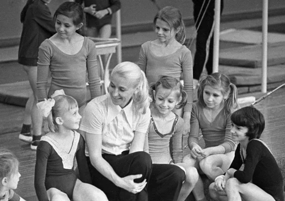 Поліна Астахова з ученицями