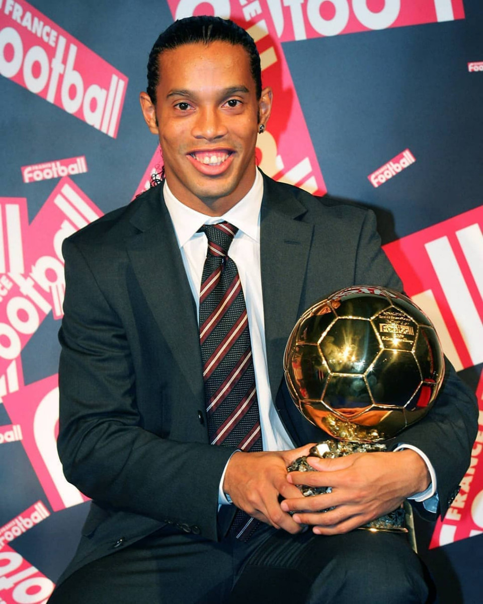 Роналдиньо с Золотым мячом