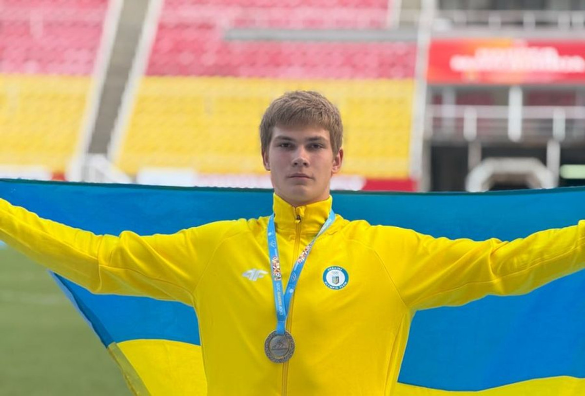 Адам Белоконь