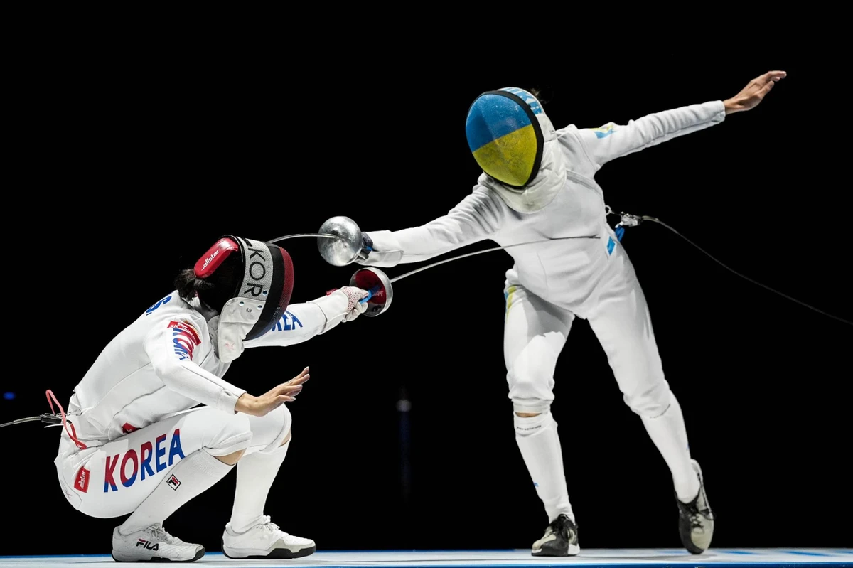 У півфіналі чемпіонату світу 2025 року Влада Харькова останнім уколом перемогла першого номера світового рейтингу та чемпіонку світу 2022 року, кореянку Сон Се Ра – 15:14