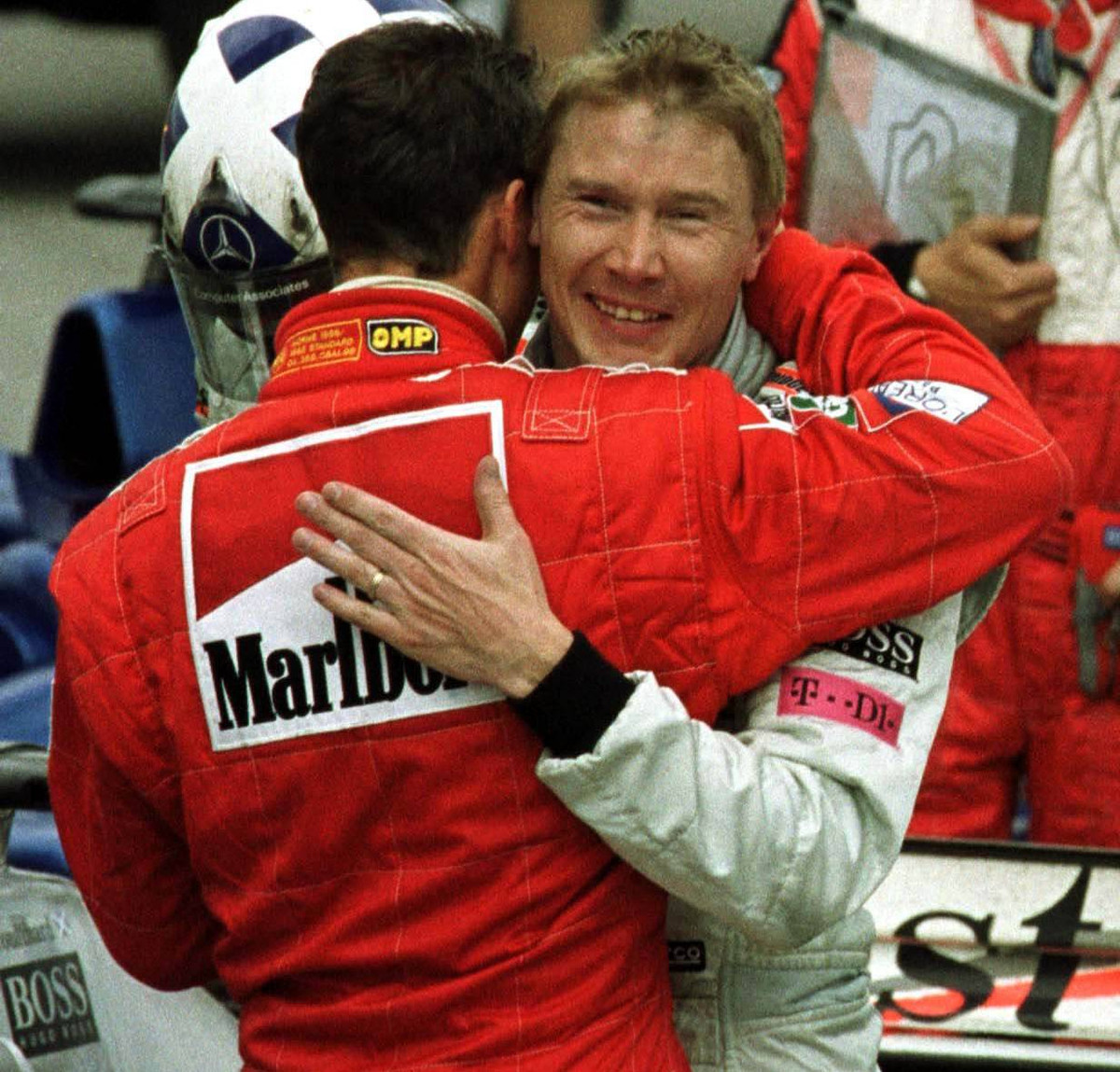 Міхаель Шумахер і Міка Гаккінен після Гран-прі Іспанії 2001 року