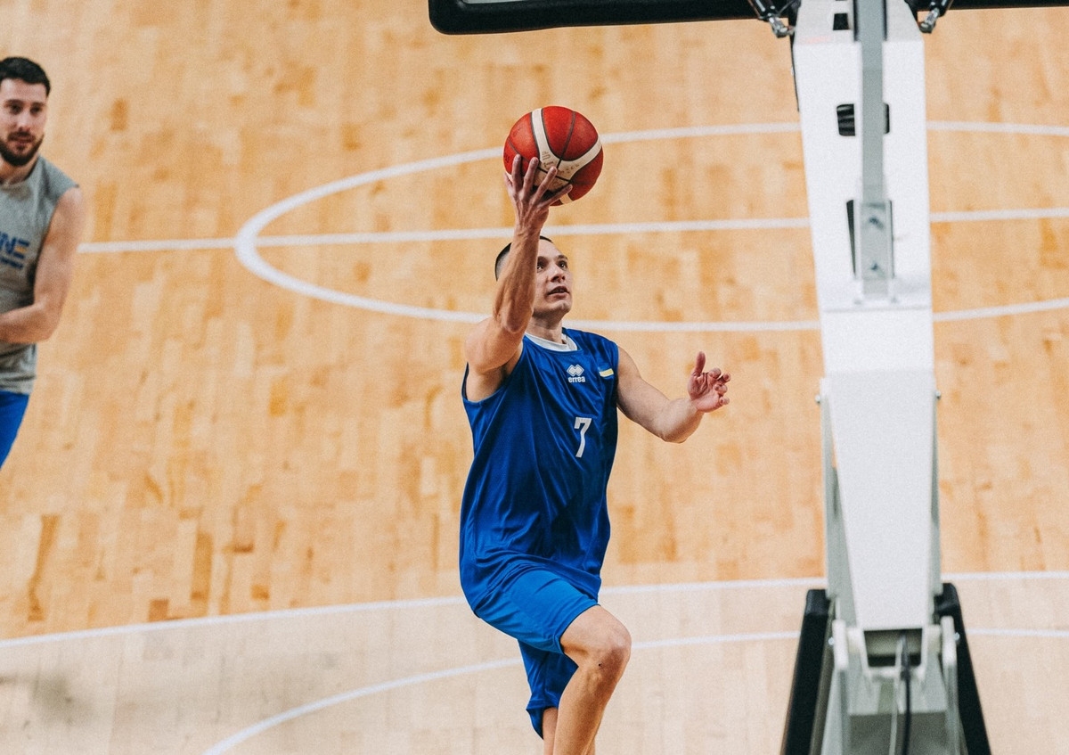 Денис Лукашов