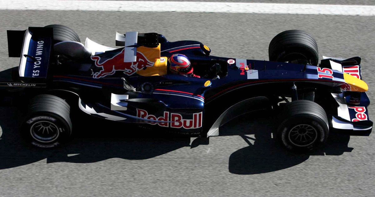 Болід Ред Булл на тестах перед сезоном 2005