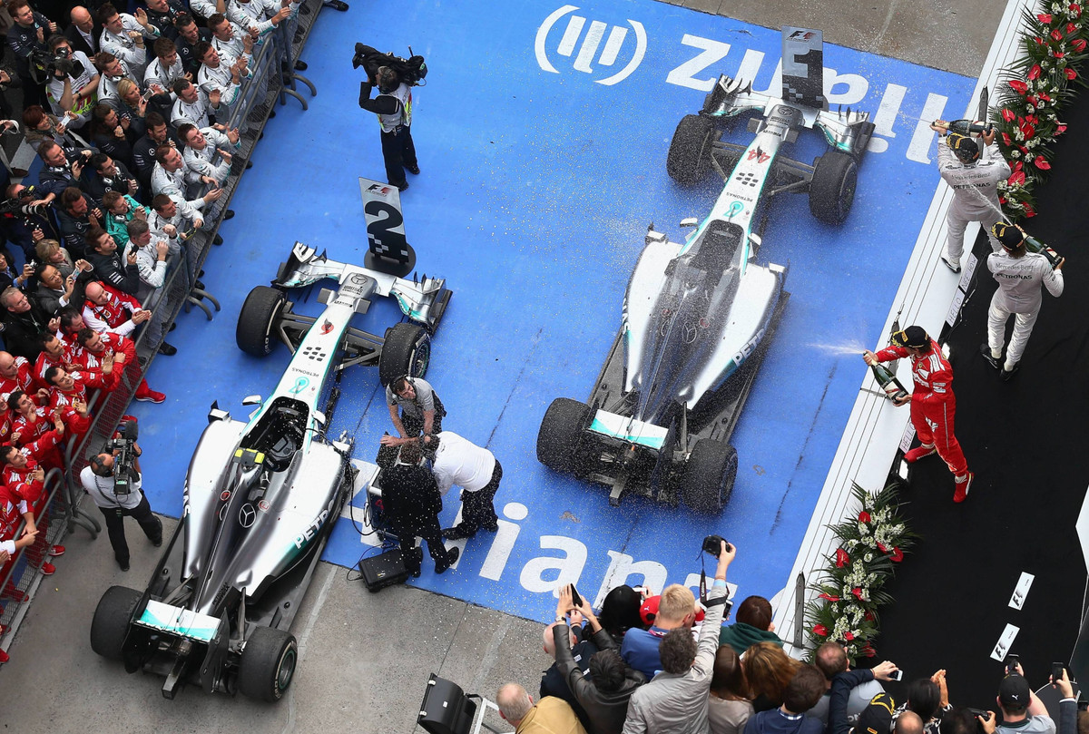 Боліди Мерседес після Гран-прі Китаю 2014