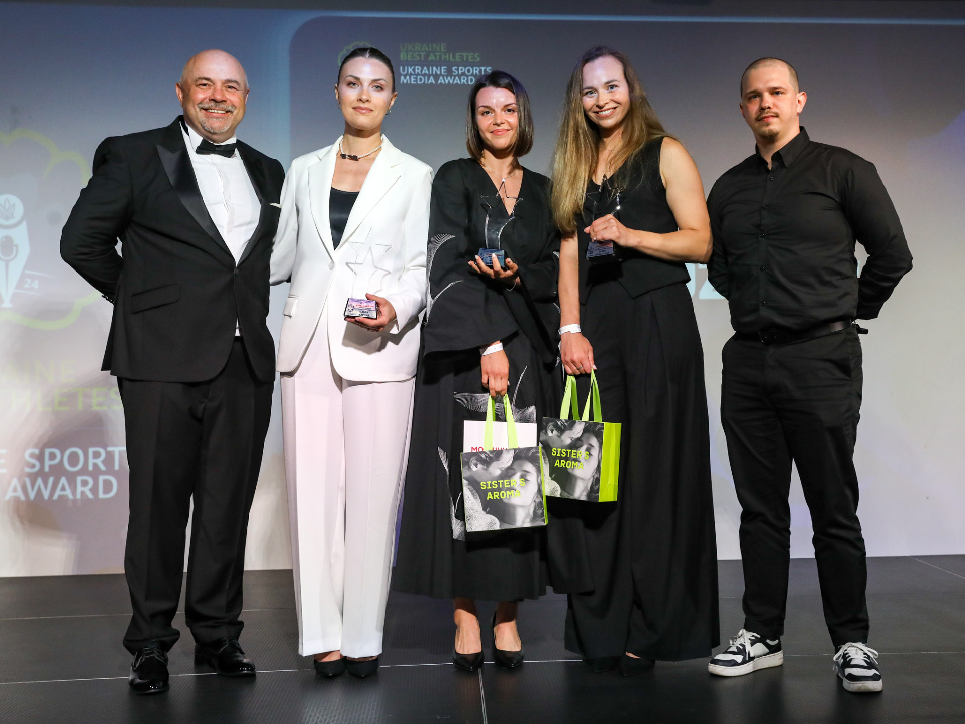 Александр Гливинский, Ольга Харлан, Алина Комащук и Владислав Дунаенко