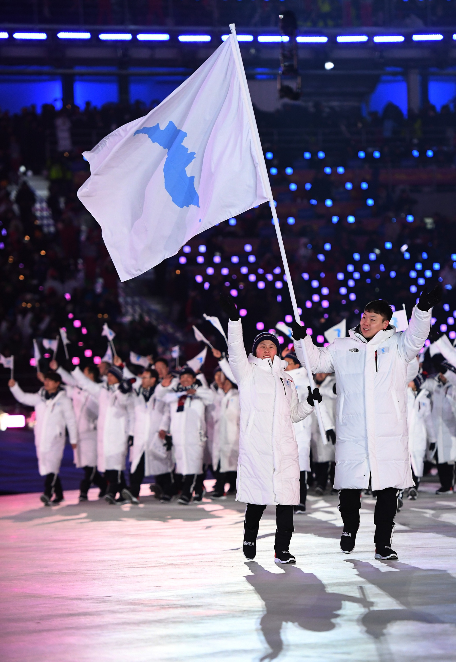 Чум Гвам Хван, Республіка Корея (справа) та Юнчжон Вон, Північна Корея (зліва)