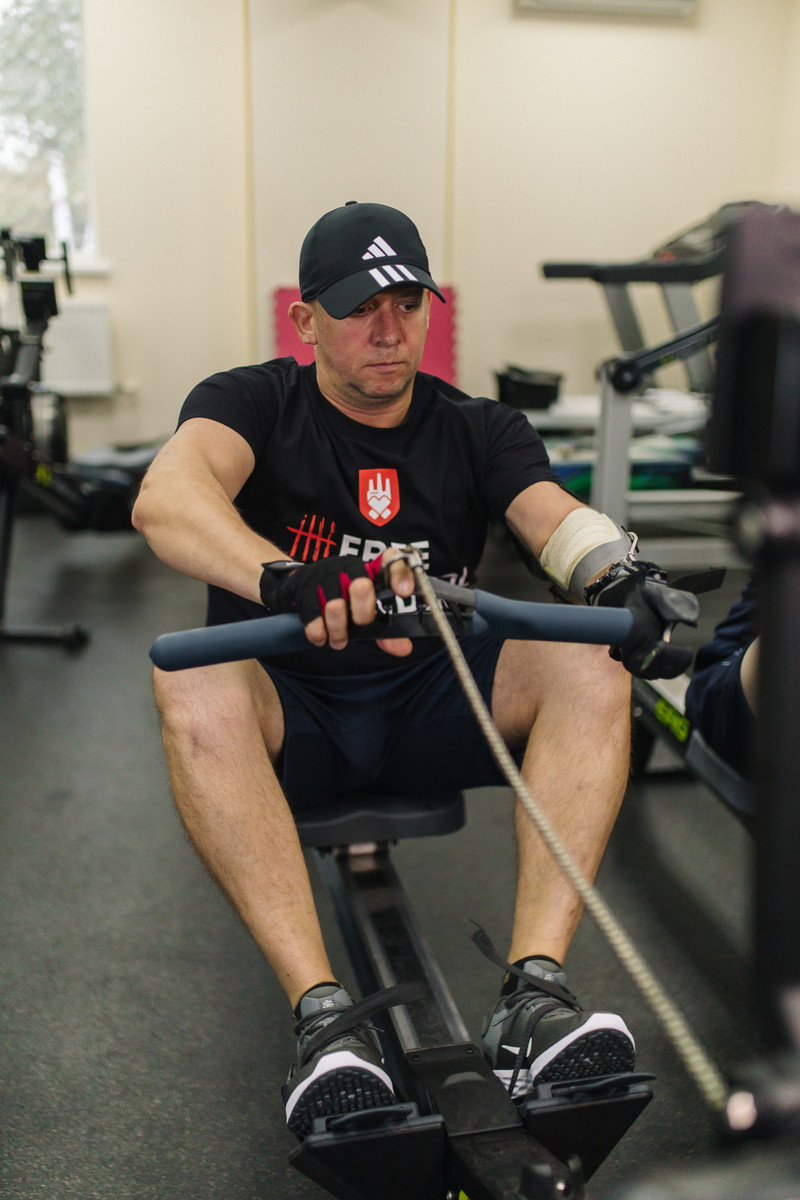 Роман Мещеряков у тренажерному залі