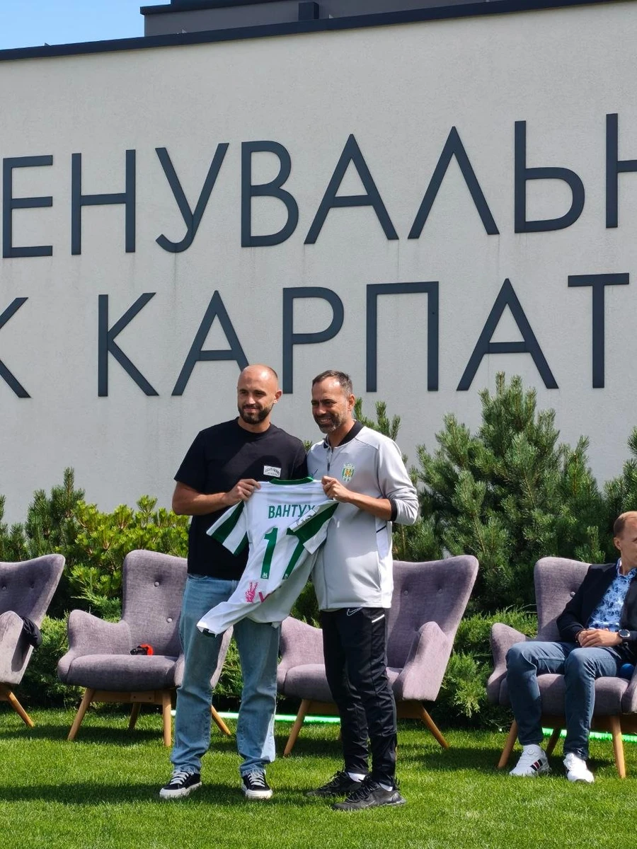 Роман Вантух на презентації новачків Карпат