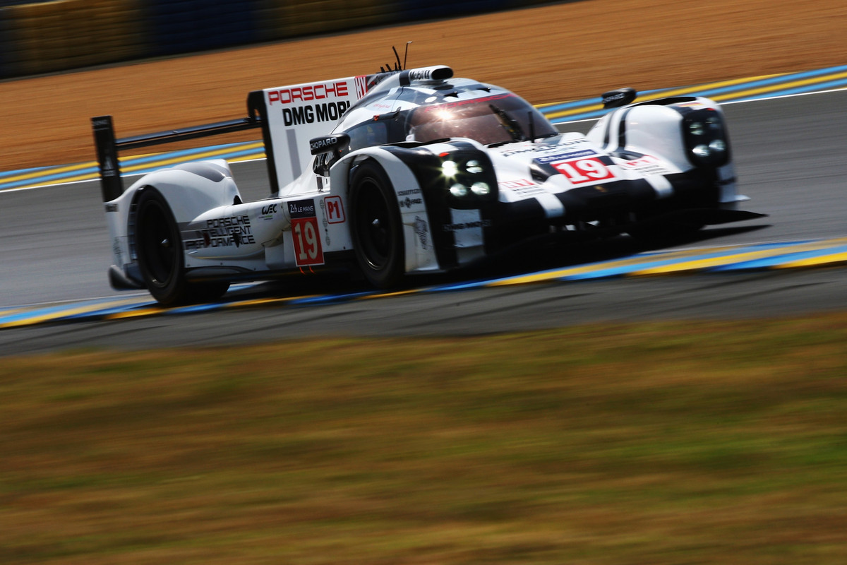 Победитель 24 часов Ле-Мана 2015: Porsche 919 Hybrid с номером 19 (Нико Хюлькенберг, Эрл Бамбер, Ник Тэнди)