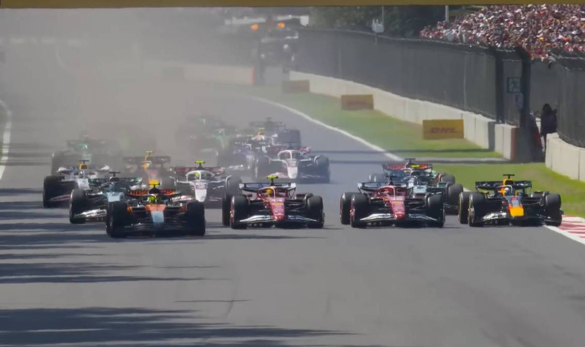 Боротьба чотирьох гонщиків за лідерство на Гран-прі Мексики