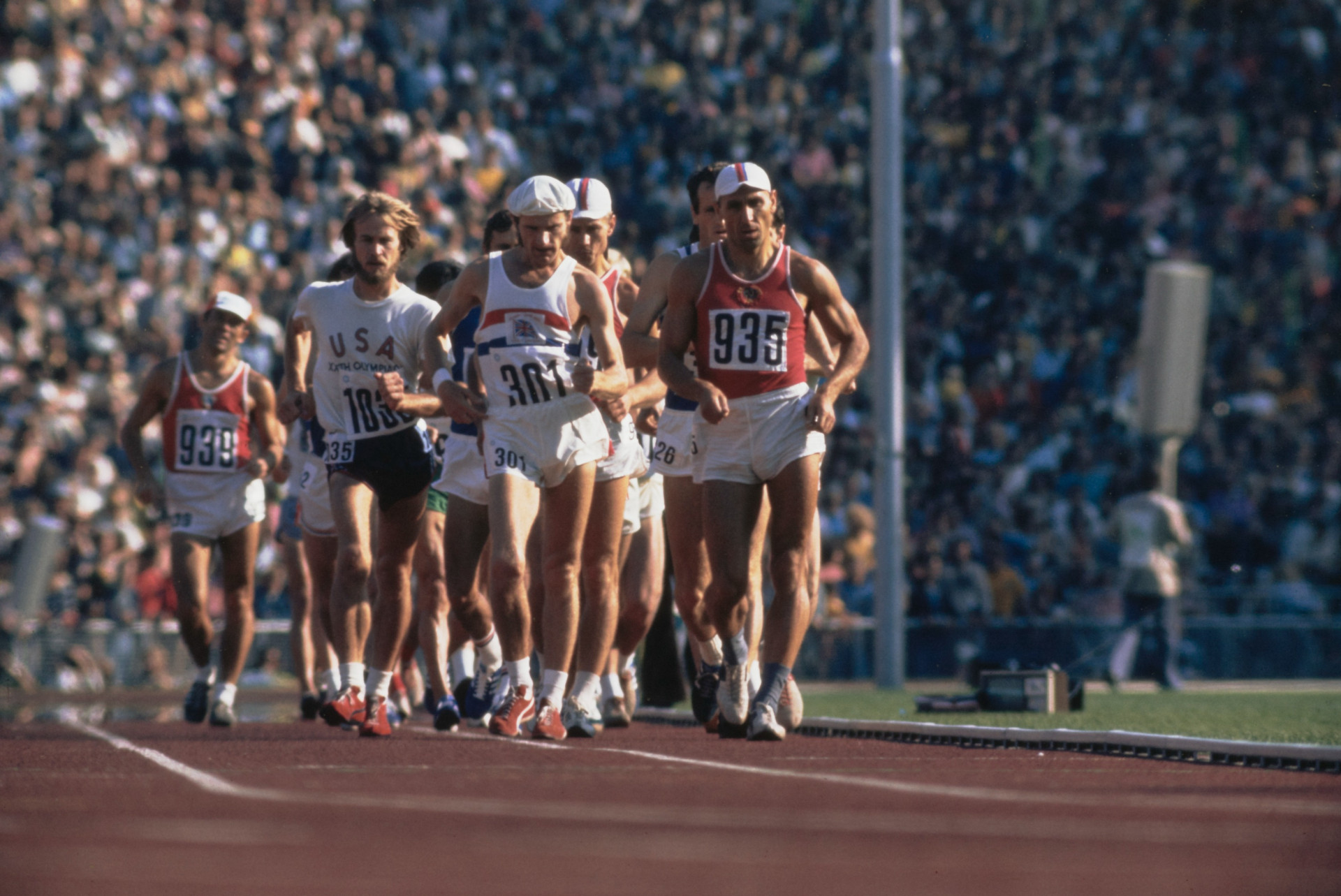 Владимир Голубничий возглавляет пелотон на дистанции 20 км. Олимпийские игры 1972 года в Мюнхене