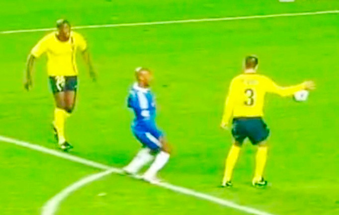 Жерар Піке не зупиняє м'яча рукою за версією Овребо, marca.com