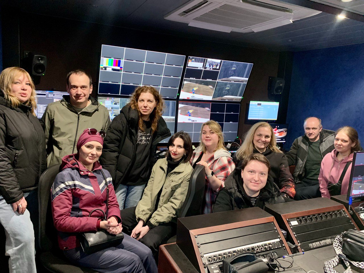 Телевізійник всередині ПТС