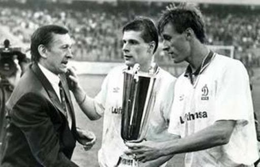 Михаил Фоменко (слева) возглавлял Динамо в сезоне 1992/93