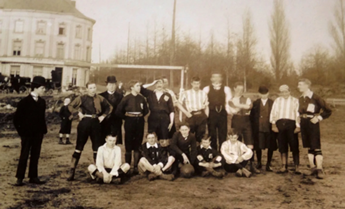 Перша відома фотографія Гента, зроблена у 1900 році
