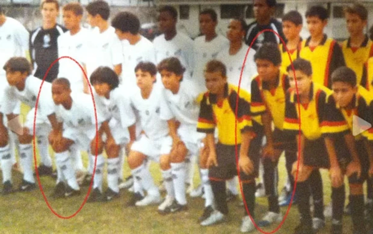 Неймар та Каземіро один проти одного, 2003 рік. Фото - Fifia.com