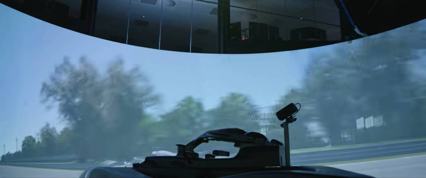 Работа гонщика на симуляторе