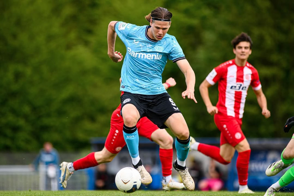 Артем Степанов