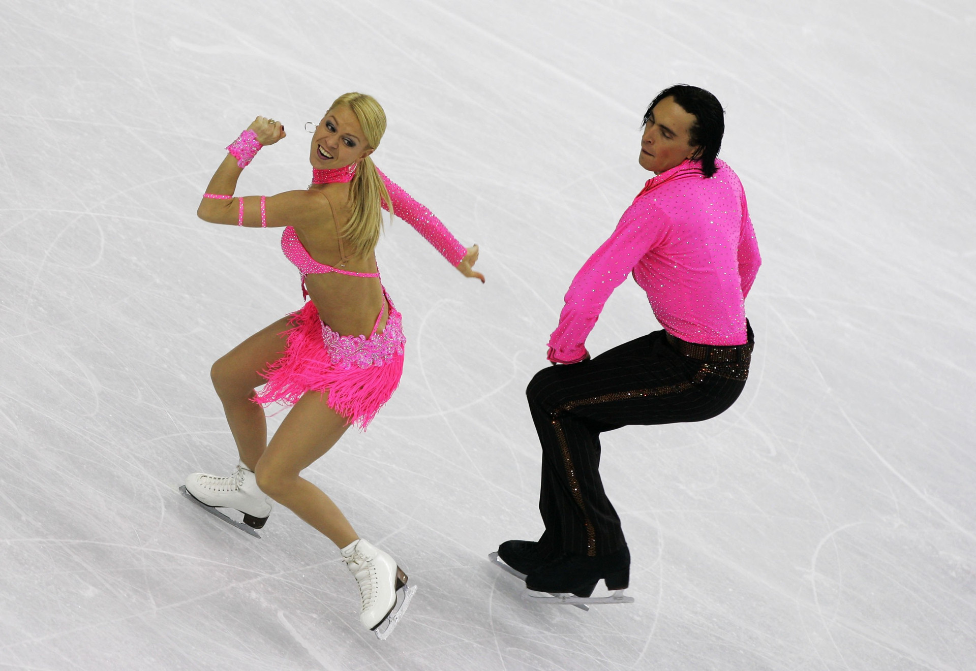 Обов'язковий танець у виконанні Олени Грушиної та Руслана Гончарова на ОІ-2006