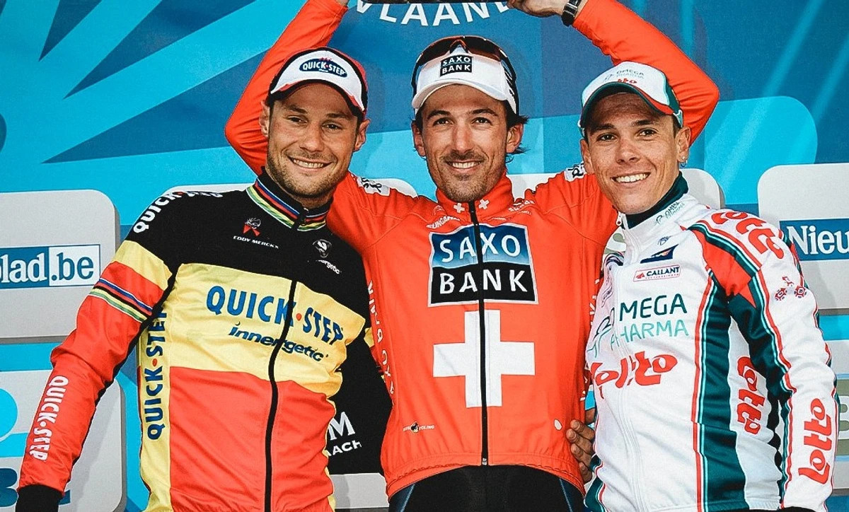 Том Боонен, Фабіан Канчеллара та Філіпп Жильбер на подіумі Туру Фландрії-2010