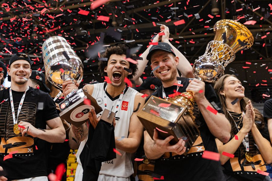 Issouf Sanon and MVP finals Dairis Bertans