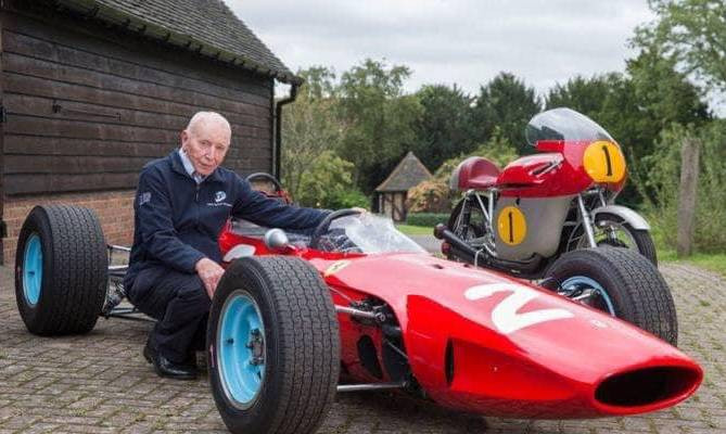 Джон Сёртиз и его чемпионская техника - болид Феррари и мотоцикл Агуста