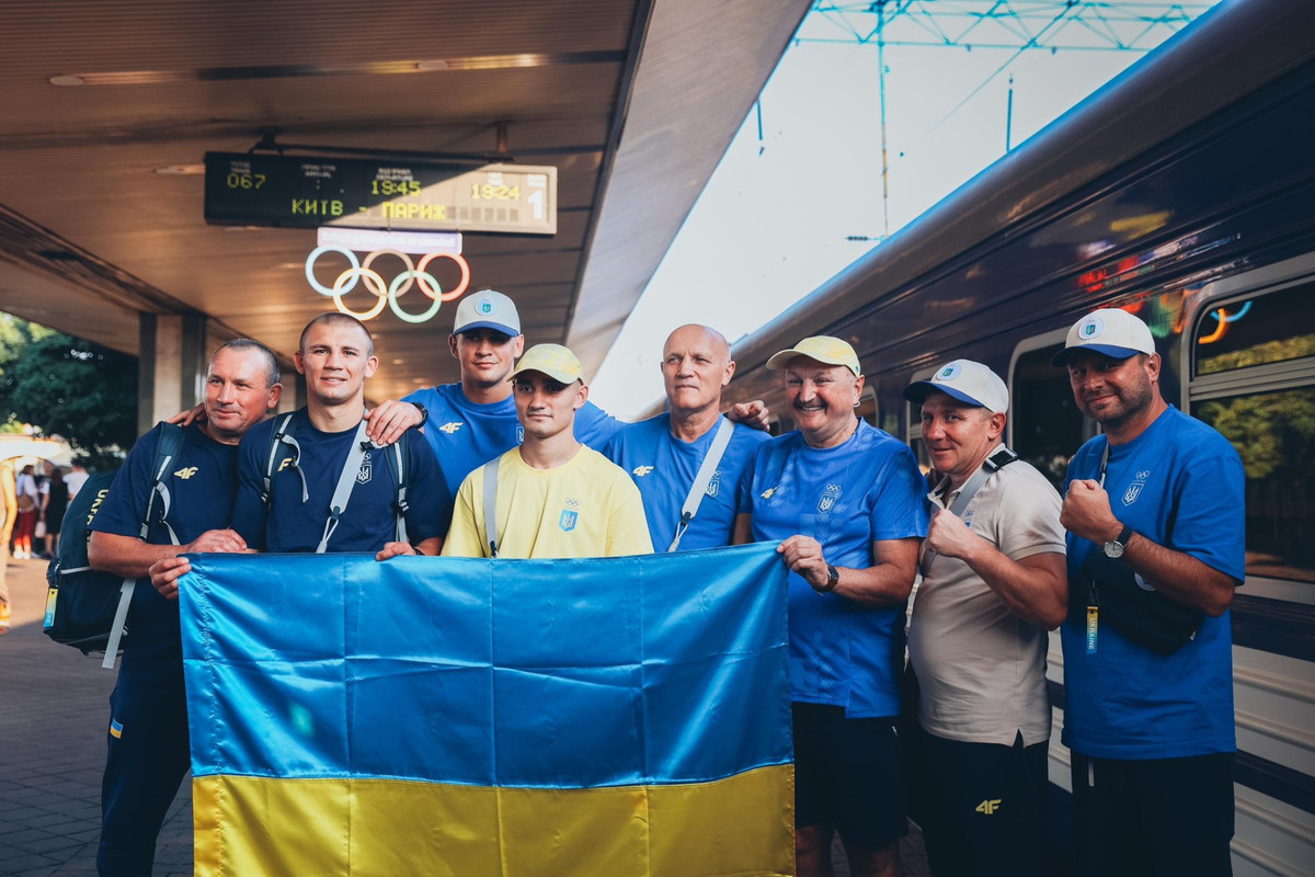 Чемпіон Олімпійських ігор Олександр Хижняк з командою