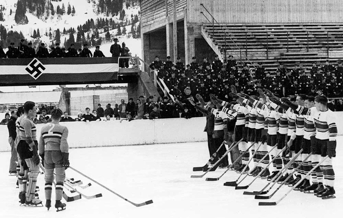 Зимова Олімпіада-1936 у Гарміш-Пантеркірхені, як і літні Ігри того ж року в Берліні, стала одним із найбільш політизованих спортивних форумів в історії