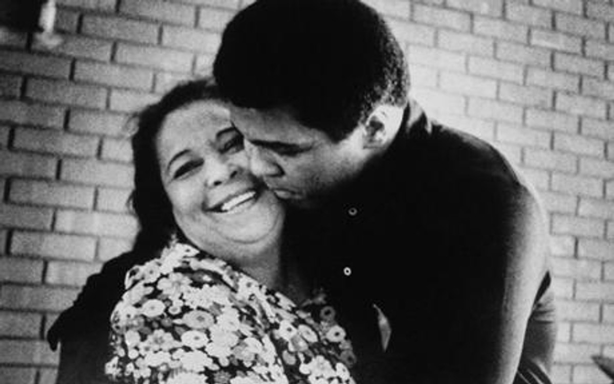 Мухаммед Алі з мамою Одесою Клей