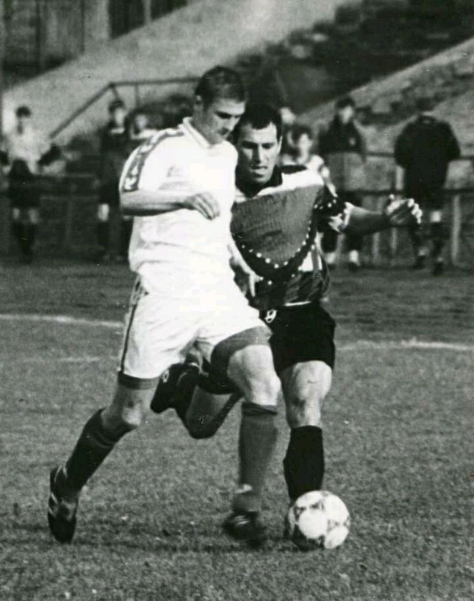 Юрий Мартынов справа