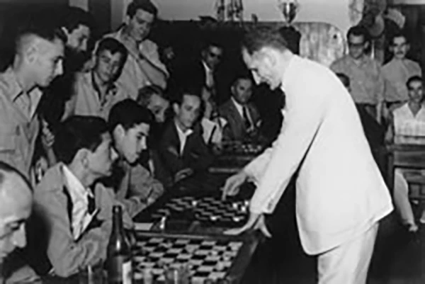 Geraldino Isidoro da Silva during a simultaneous play session