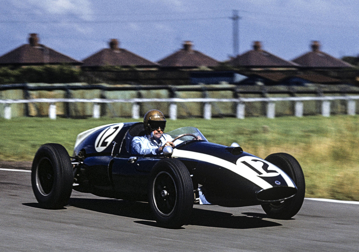 Джек Бребем за кермом Купер 51Т на Гран-прі Великої Британії 1959 року